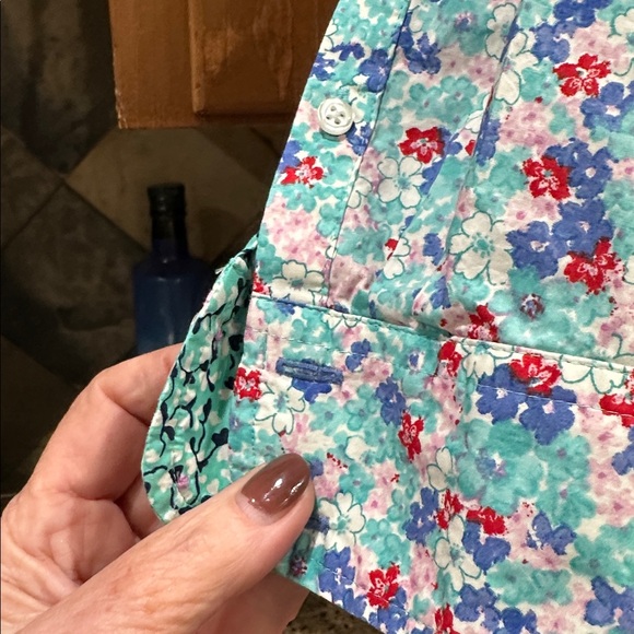 Talbot, modern classic shirt in Ditsy Floral with contrast flip cuff, size large - Picture 9 of 15